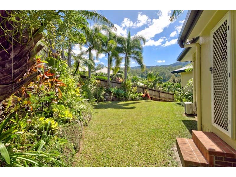 15 Guthrie Close, Bentley Park QLD 4869