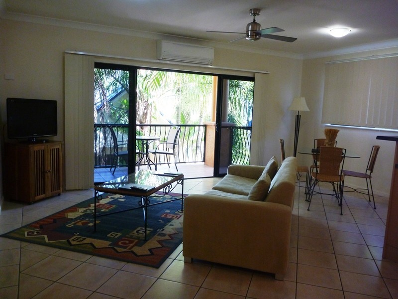 17/255 Lake Street, Cairns North QLD 4870