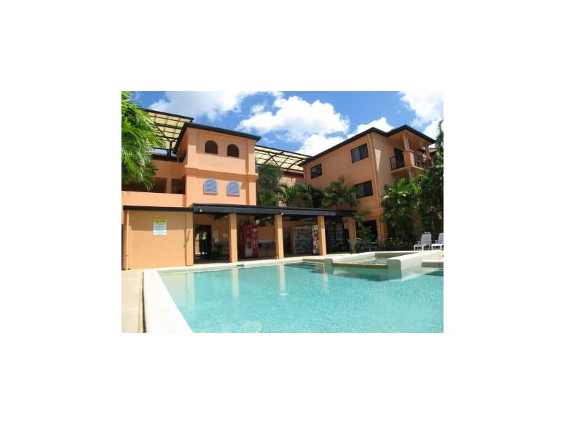 17/255 Lake Street, Cairns North QLD 4870