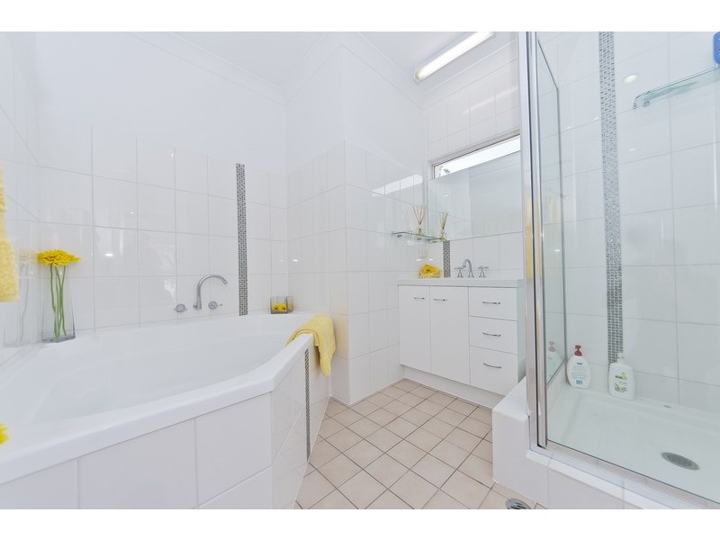 5 Thornton Court, White Rock QLD 4868
