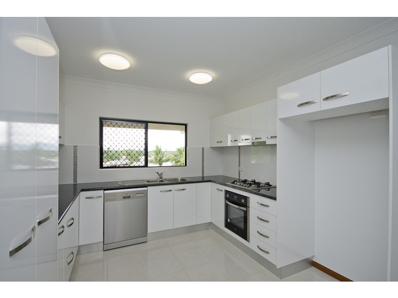 7 Yates Court, White Rock QLD 4868