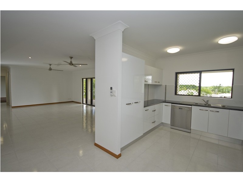 7 Yates Court, White Rock QLD 4868