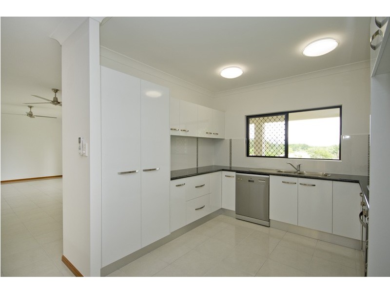 7 Yates Court, White Rock QLD 4868