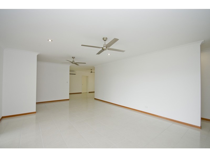 7 Yates Court, White Rock QLD 4868