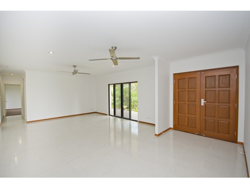 7 Yates Court, White Rock QLD 4868