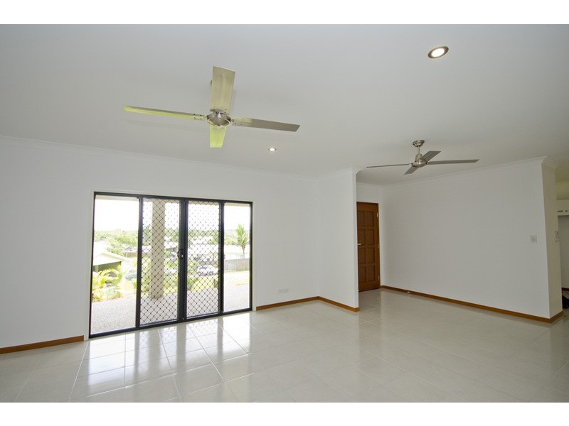 7 Yates Court, White Rock QLD 4868