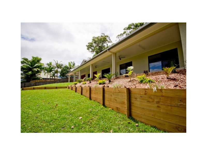 7 Yates Court, White Rock QLD 4868