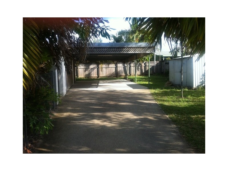7 Ash Street, Holloways Beach QLD 4878