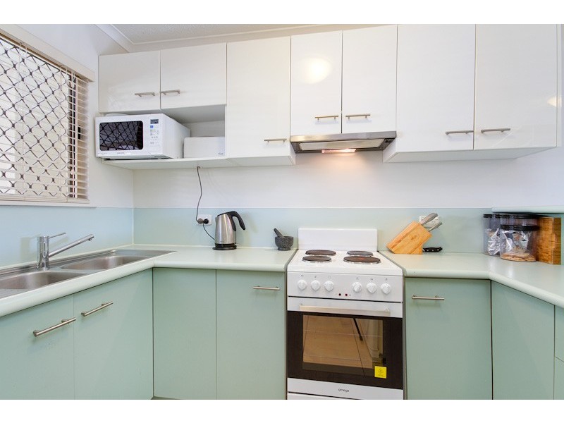 2/5 Charlotte Close, Woree QLD 4868