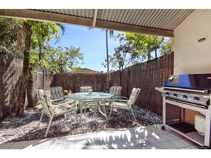 2/5 Charlotte Close, Woree QLD 4868
