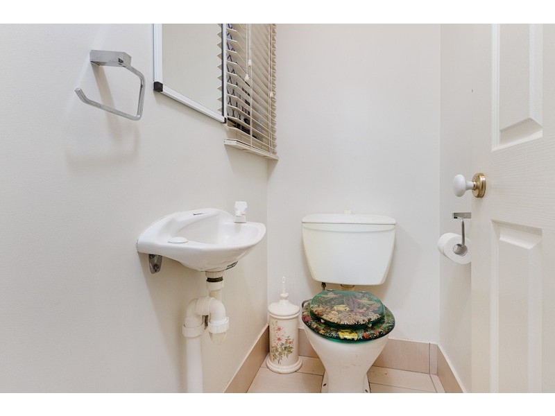 2/5 Charlotte Close, Woree QLD 4868