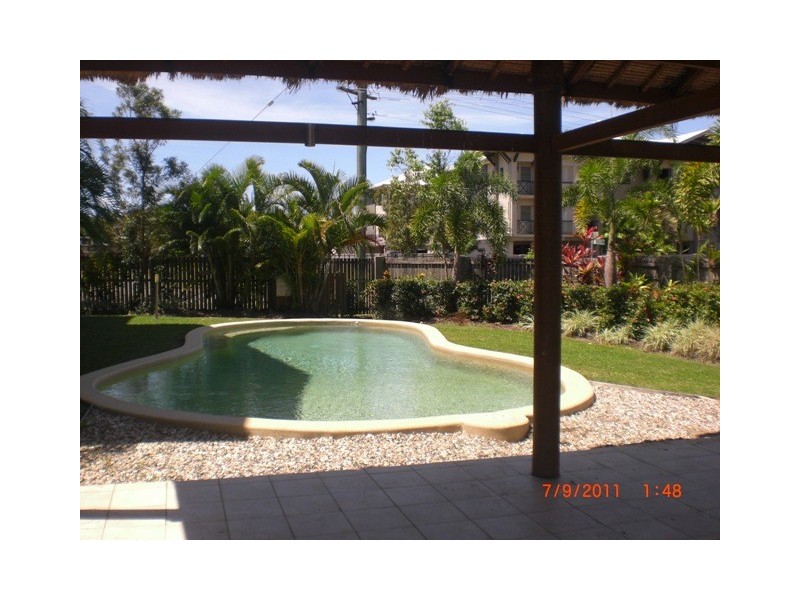 Manoora QLD 4870
