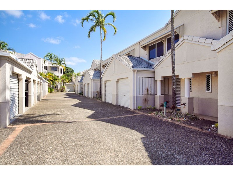 24/34-40 Lily Street, Cairns North QLD 4870