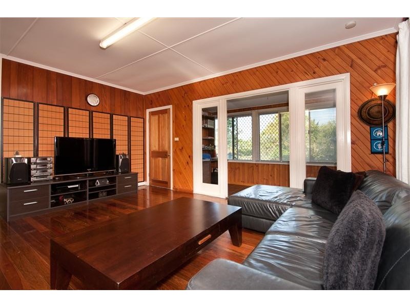 Manoora QLD 4870