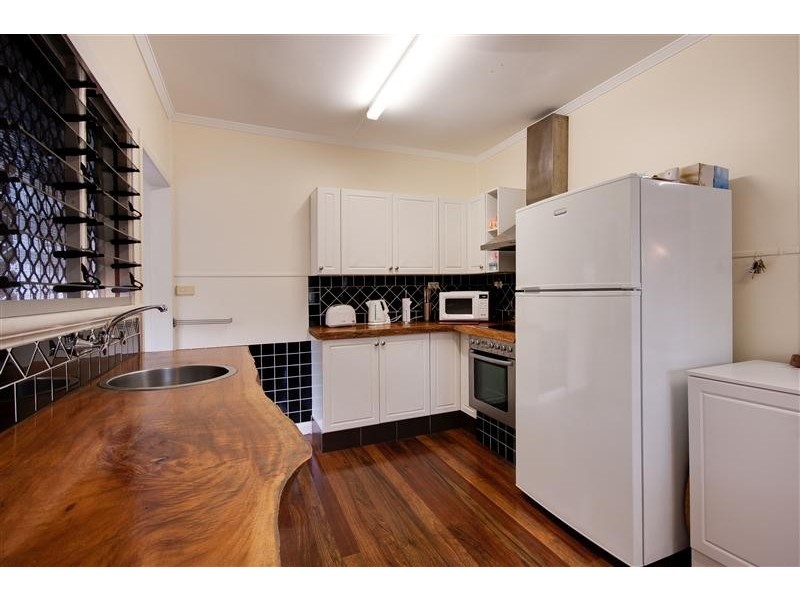 Manoora QLD 4870