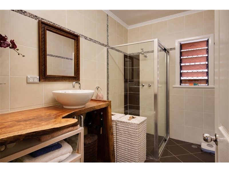 Manoora QLD 4870