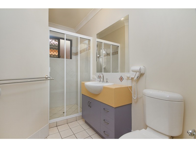 38/255 Lake Street, Cairns QLD 4870