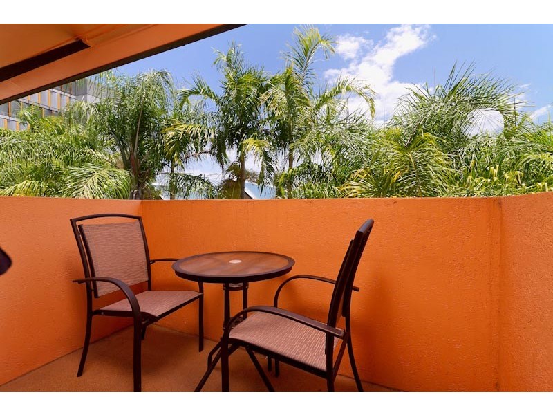 38/255 Lake Street, Cairns QLD 4870