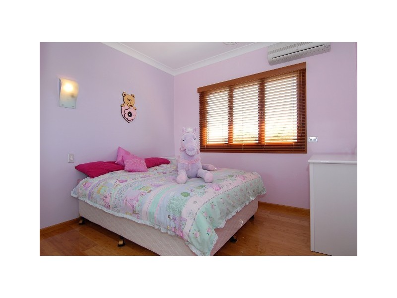 Mooroobool QLD 4870