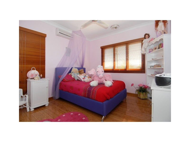 Mooroobool QLD 4870