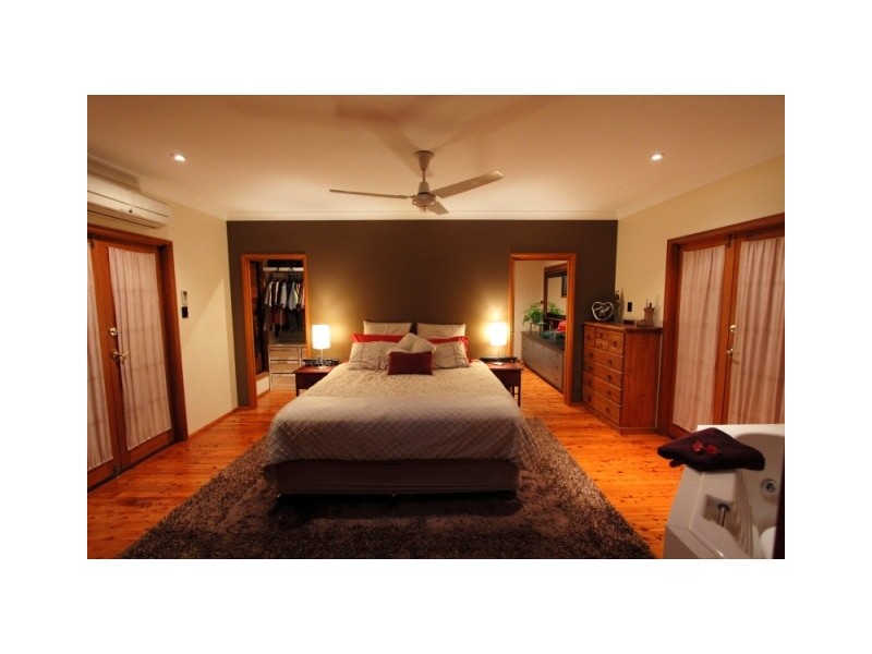 276  Robert Road, Bentley Park QLD 4869