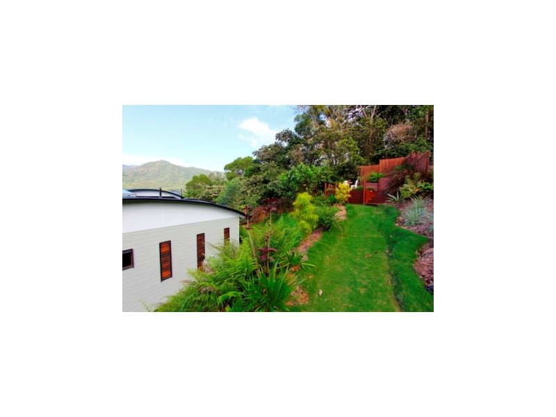 276  Robert Road, Bentley Park QLD 4869