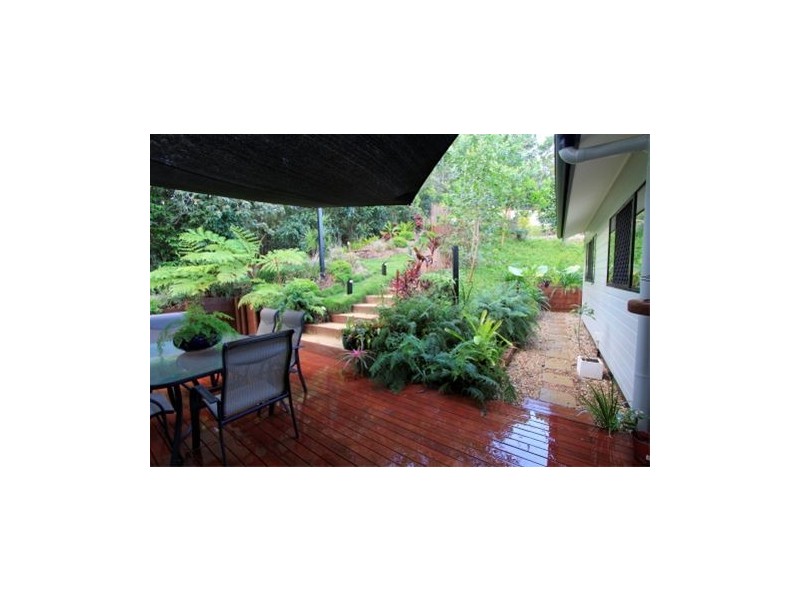 276  Robert Road, Bentley Park QLD 4869