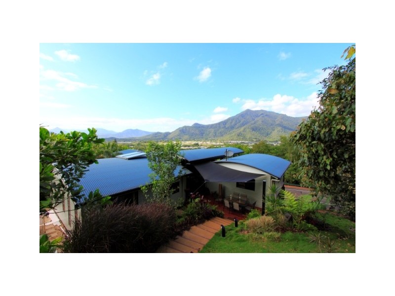 276  Robert Road, Bentley Park QLD 4869