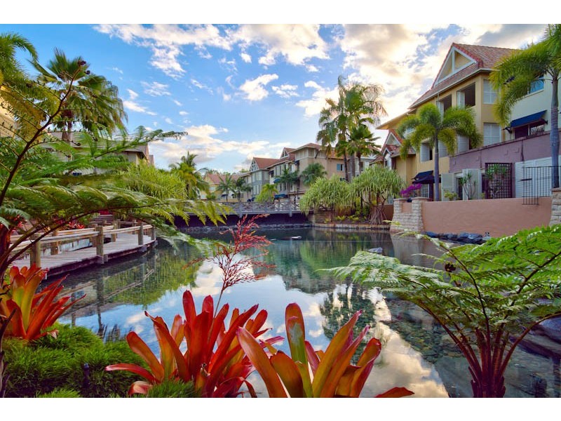1416/2 Greenslopes Street, Cairns North QLD 4870