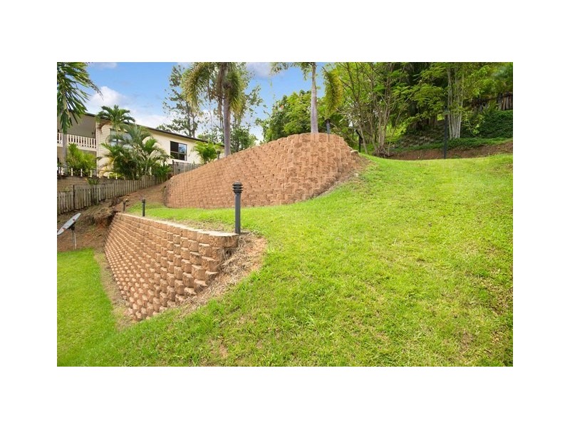 37 Kenneth Street, Bayview Heights QLD 4868