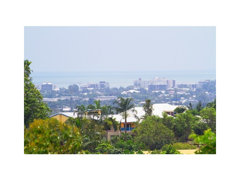 37 Kenneth Street, Bayview Heights QLD 4868