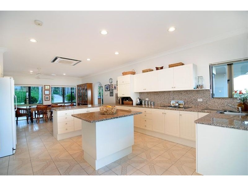 24 Fig Tree Drive, Caravonica QLD 4878