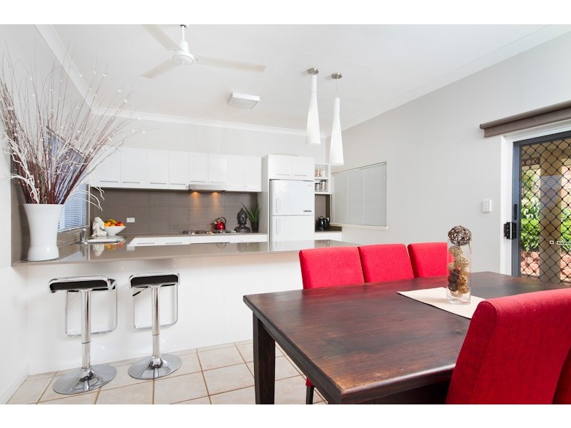 25 Jumna Close, Bentley Park QLD 4869