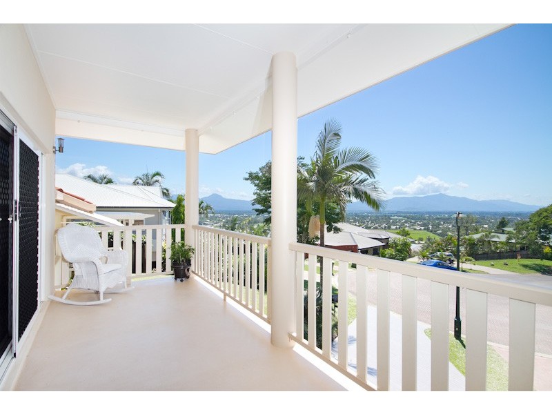 25 Jumna Close, Bentley Park QLD 4869