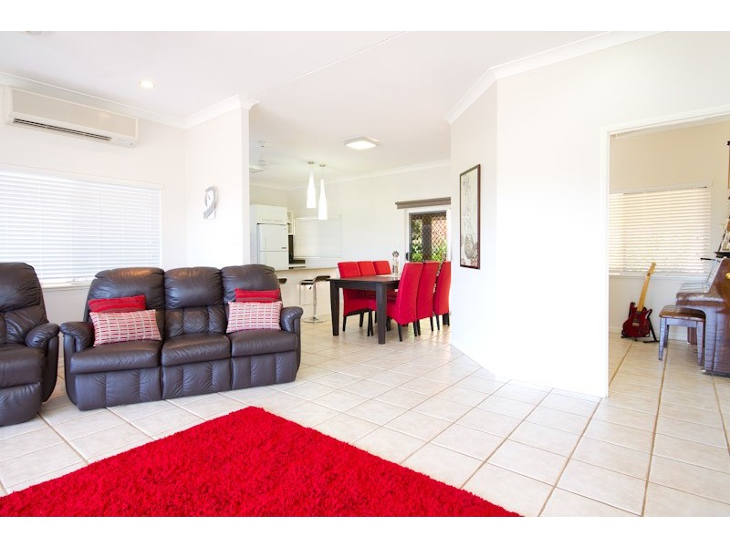 25 Jumna Close, Bentley Park QLD 4869