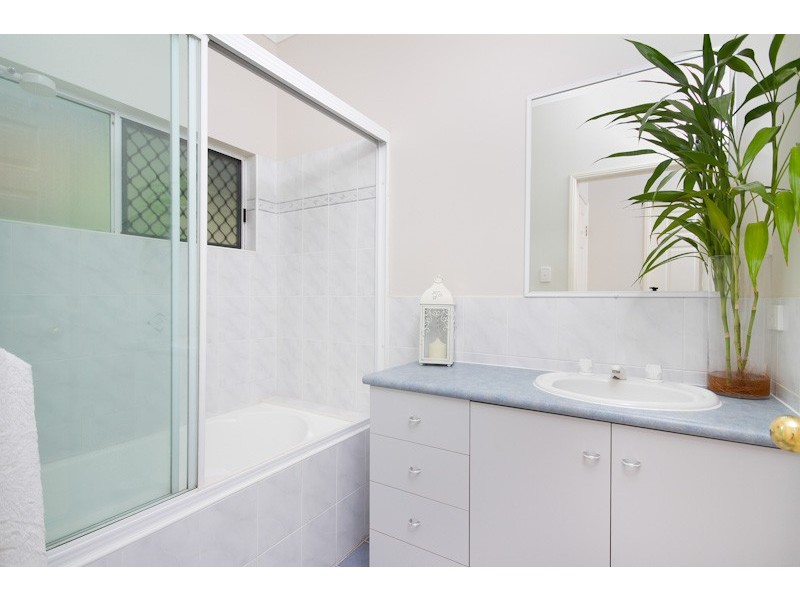 25 Jumna Close, Bentley Park QLD 4869