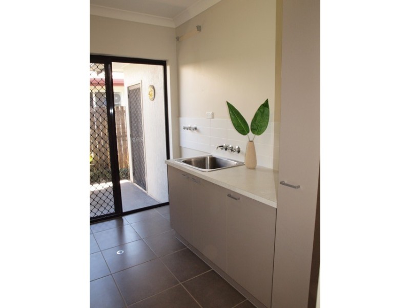 27 Altona Street, Bentley Park QLD 4869