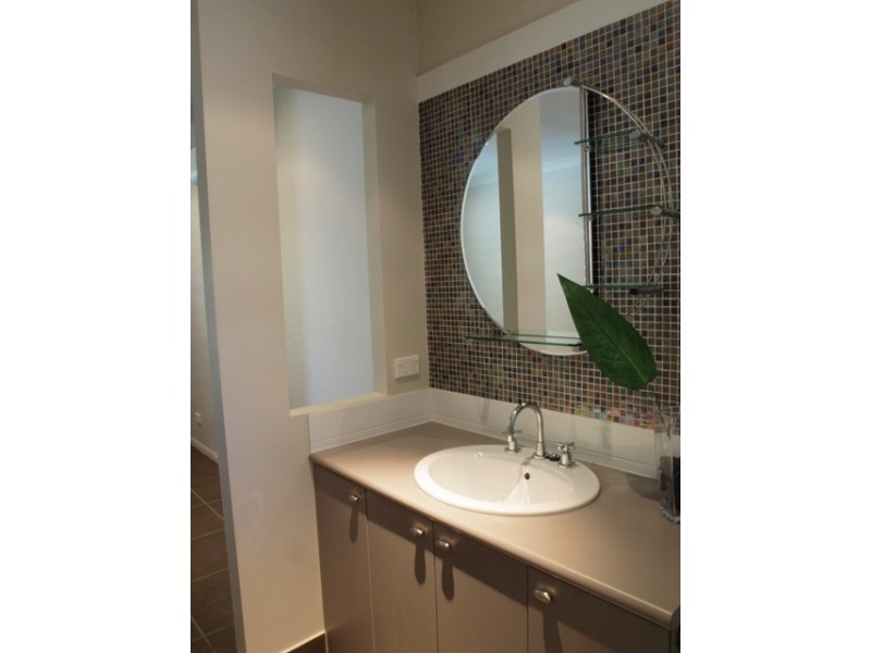 27 Altona Street, Bentley Park QLD 4869