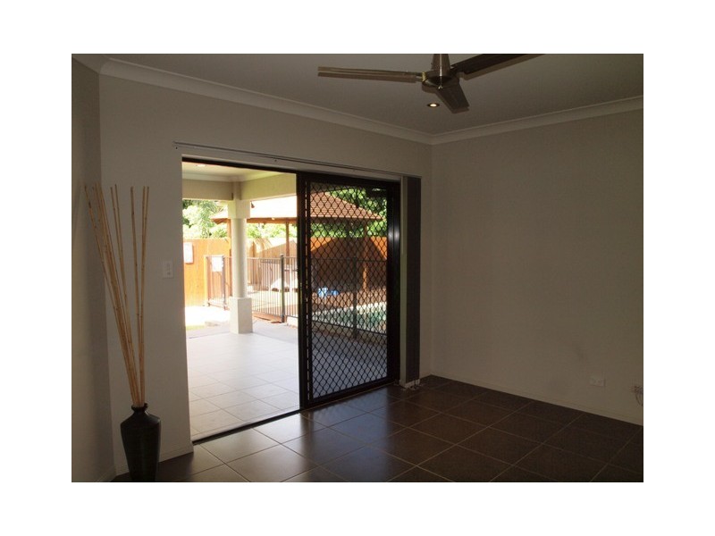 27 Altona Street, Bentley Park QLD 4869