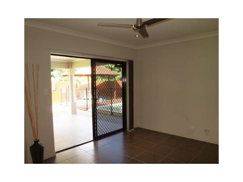 27 Altona Street, Bentley Park QLD 4869