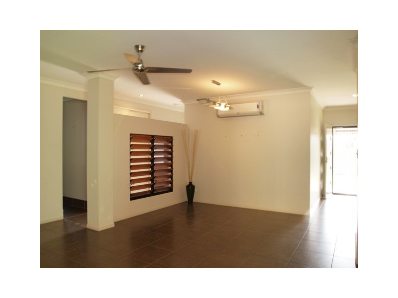 27 Altona Street, Bentley Park QLD 4869