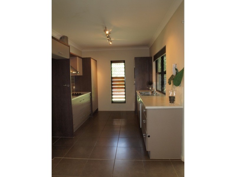 27 Altona Street, Bentley Park QLD 4869