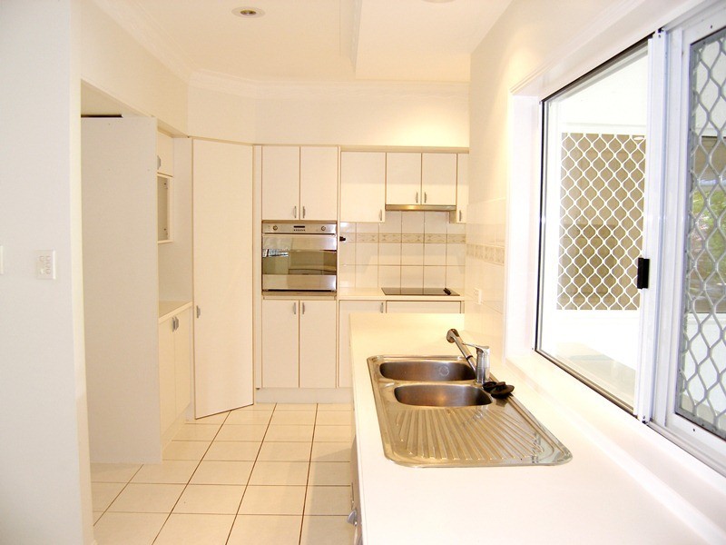 8  Ilse Close, Clifton Beach QLD 4879