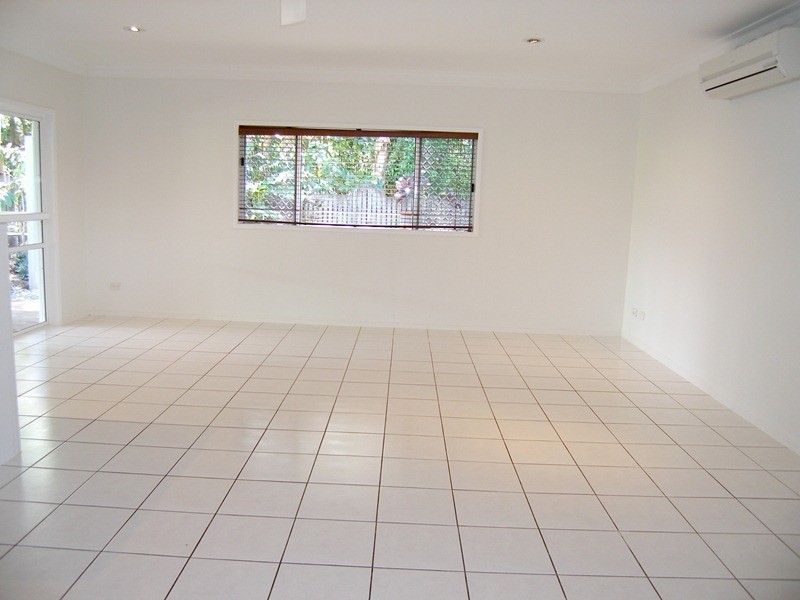 8  Ilse Close, Clifton Beach QLD 4879