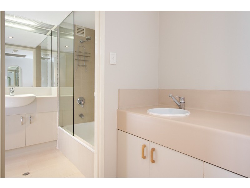 72/209 Abbott Street, Cairns North QLD 4870