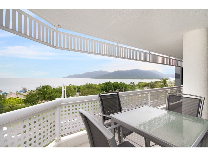 72/209 Abbott Street, Cairns North QLD 4870