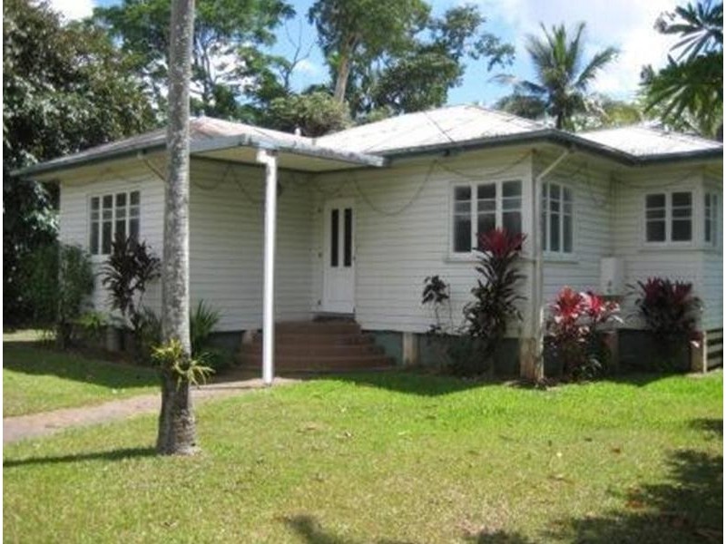 116 Callaghan Street, Mooroobool QLD 4870