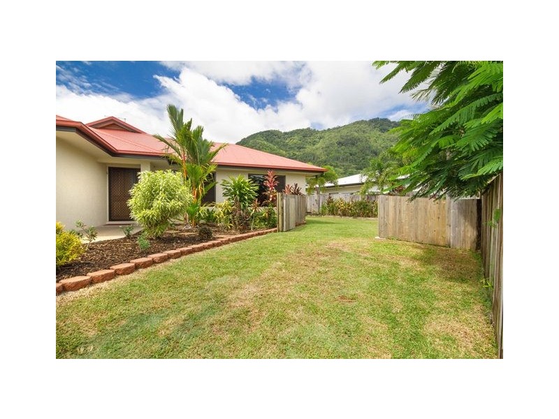 9 Ninette Close, Kanimbla QLD 4870