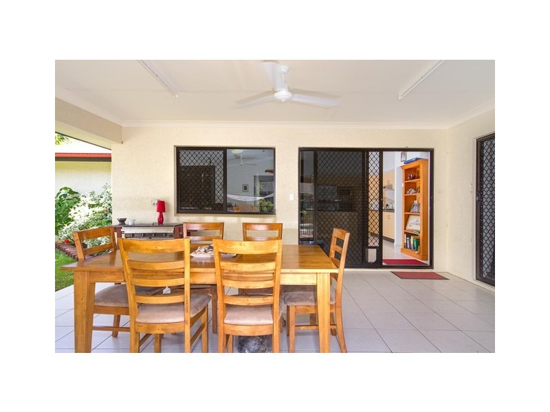 9 Ninette Close, Kanimbla QLD 4870
