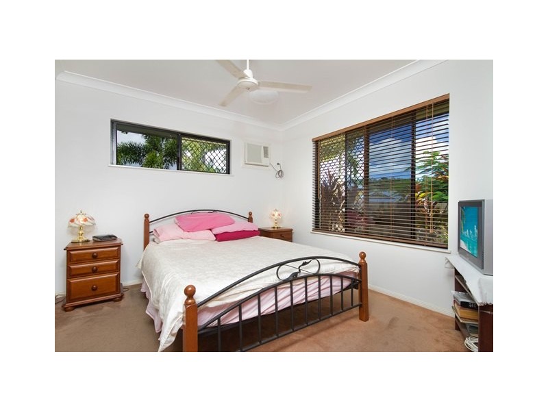9 Ninette Close, Kanimbla QLD 4870